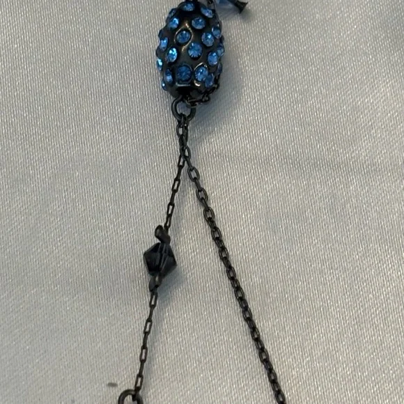 Elegant Blue Beaded Necklace and matching earrings set - Picture 4 of 8